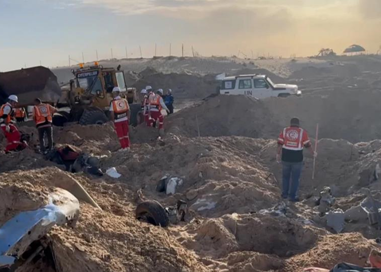У Газі в "братській могилі" знайшли тіла 14 зниклих гумпрацівників