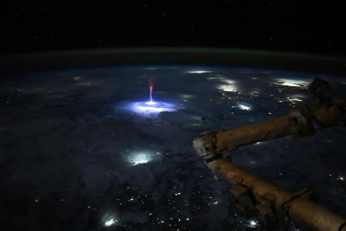 Астронавтка NASA зафіксувала з МКС рідкісне атмосферне явище