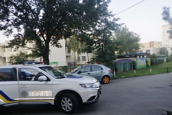 У Києві чоловік після суперечки почав стріляти у підлітків