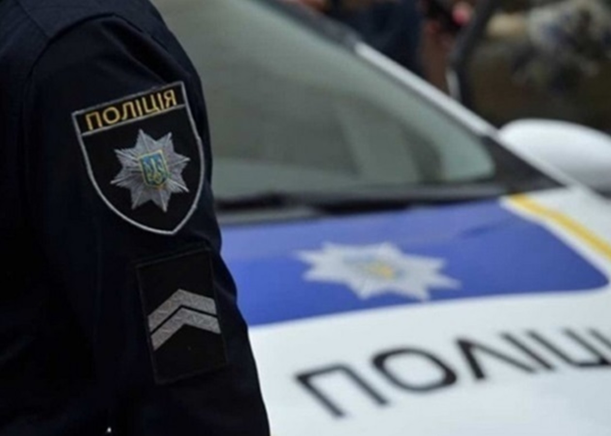 На Харківщині РФ атакувала дроном авто поліції, троє поранених