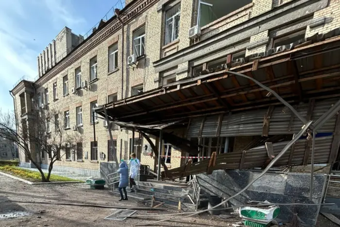 Удар по Києву: пошкоджено корпуси Інституту отоларингології (фото)