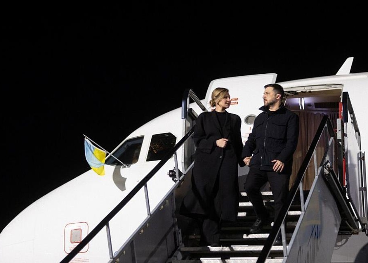 Літак Зеленського переслідували дрони – ЗМІ