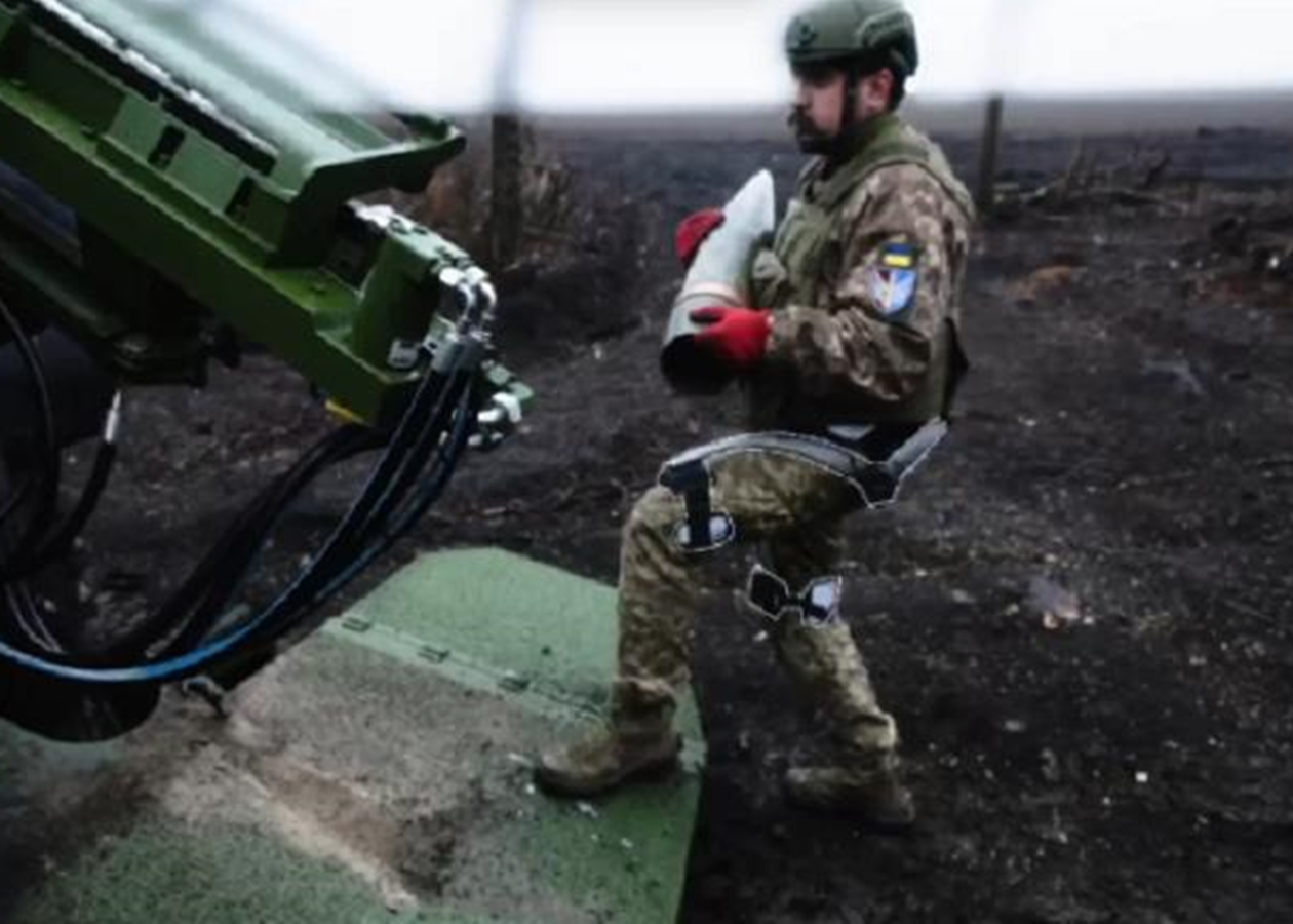 Десантники показали тестування екзоскелетів в бойових умовах