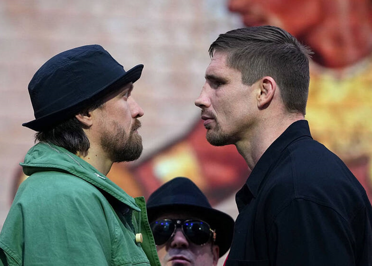 Усик зустрівся з Верхувеном у напруженій битві поглядів