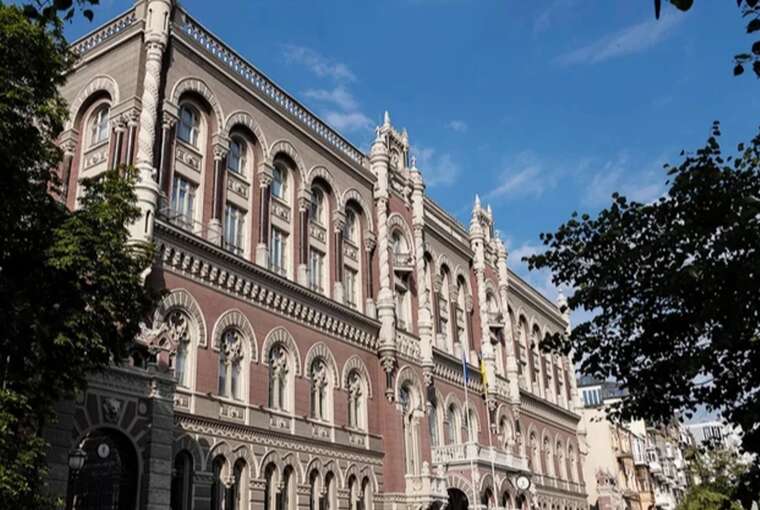 Ослаблення курсу на 1,5–3,5%: як лібералізація валютного ринку вплине на гривню та інфляцію