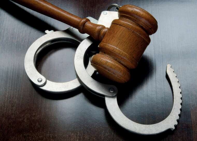 У Києві до 15 років в’язниці засудили чоловіка за підпал авто волонтера та релейної шафи «Укрзалізниці»