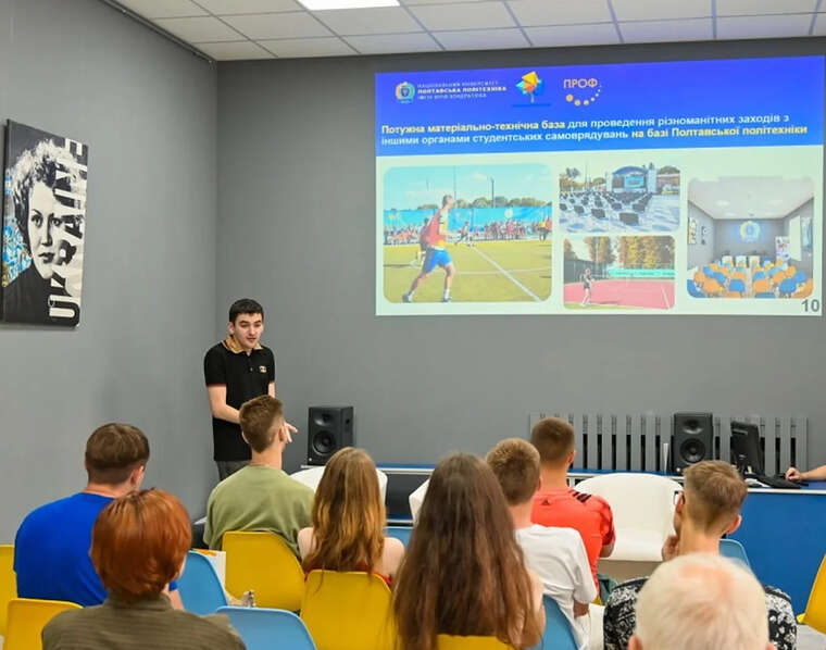 В Україні з 1 вересня вдвічі підвищать студентські стипендії: скільки отримуватимуть