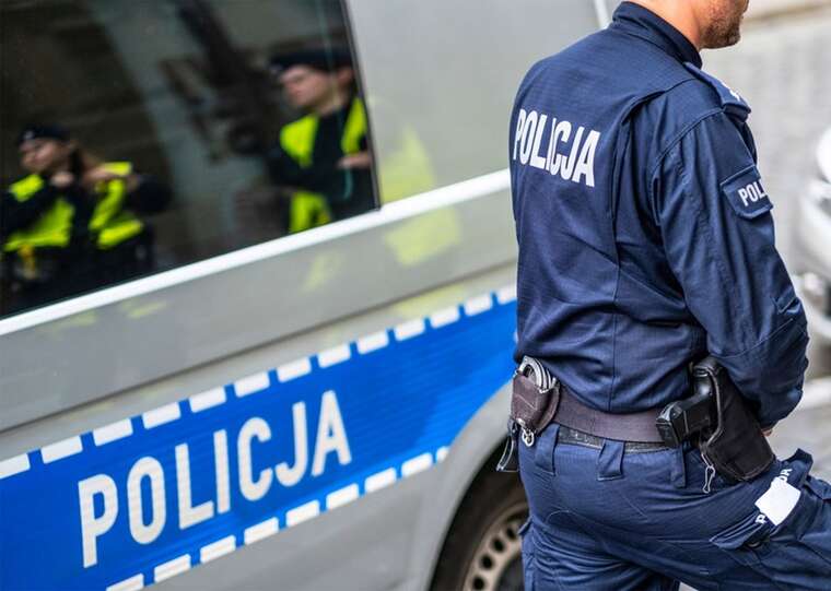 «Повертайся до України»: у Варшаві чоловік вдарив дівчину з Білорусі через акцент