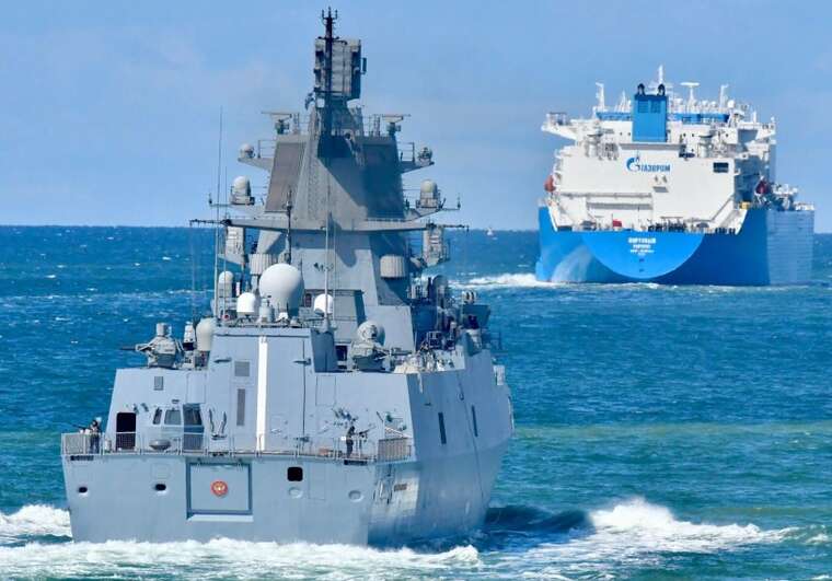 Росія почала відправляти газові танкери через Арктику під конвоєм військових кораблів, — Defence Express